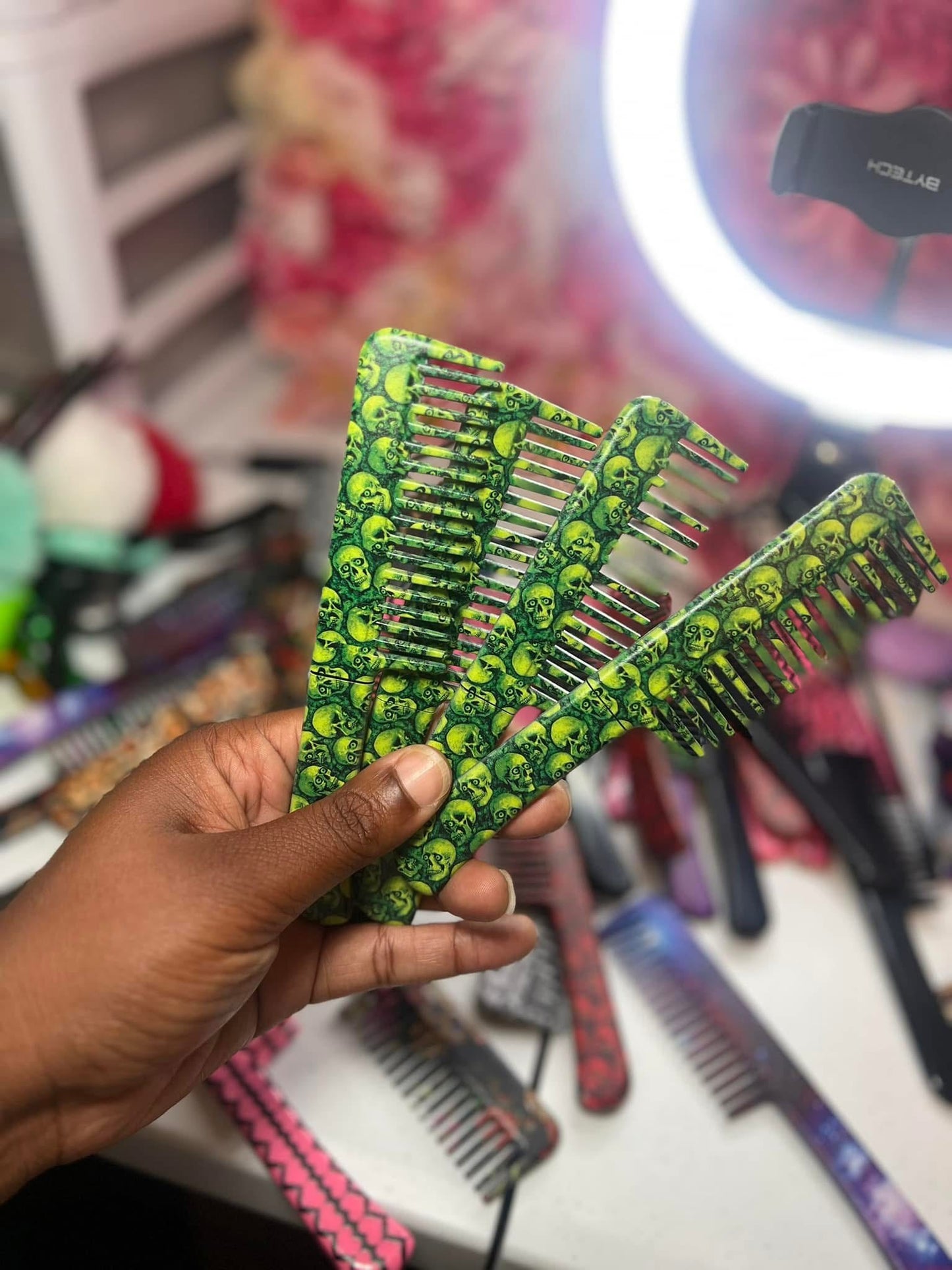 Discreet Comb
