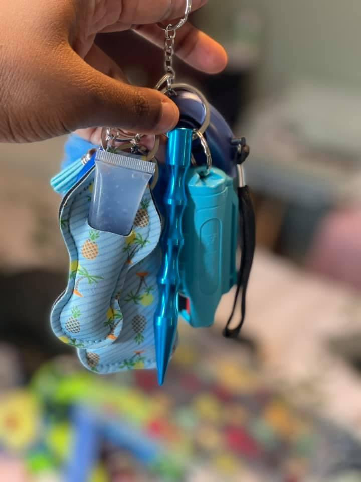 11 PCS KEYCHAIN SET
